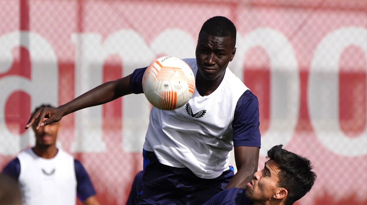 El Sevilla ya prepara el duelo ante el Manchester United sin Jordán ni Tecatito