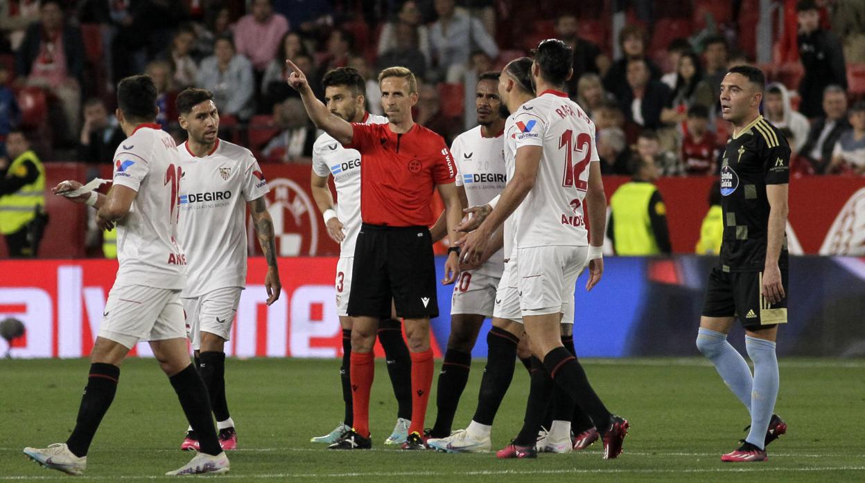 El Sevilla FC presentará alegaciones por Acuña