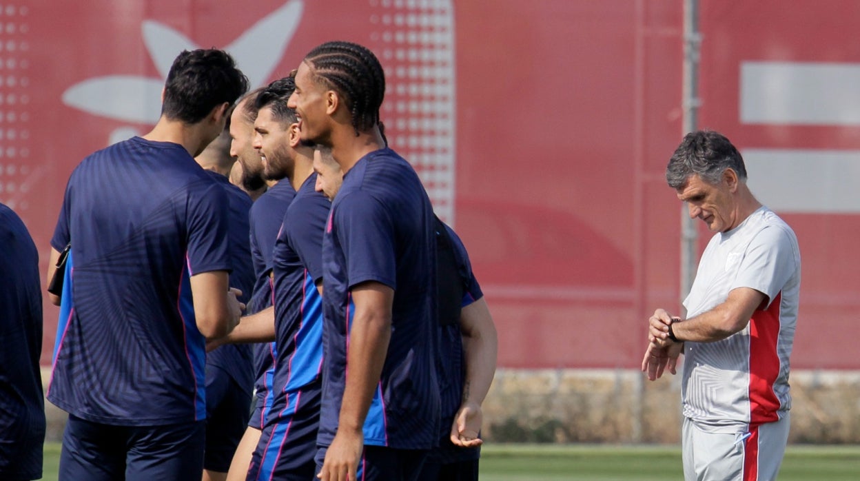 Mendilibar, durante el entrenamiento de este sábado