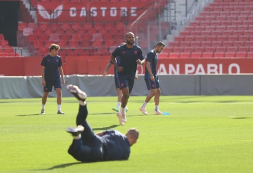 Marcao, y Jordán al fondo, en el entrenamiento de este jueves