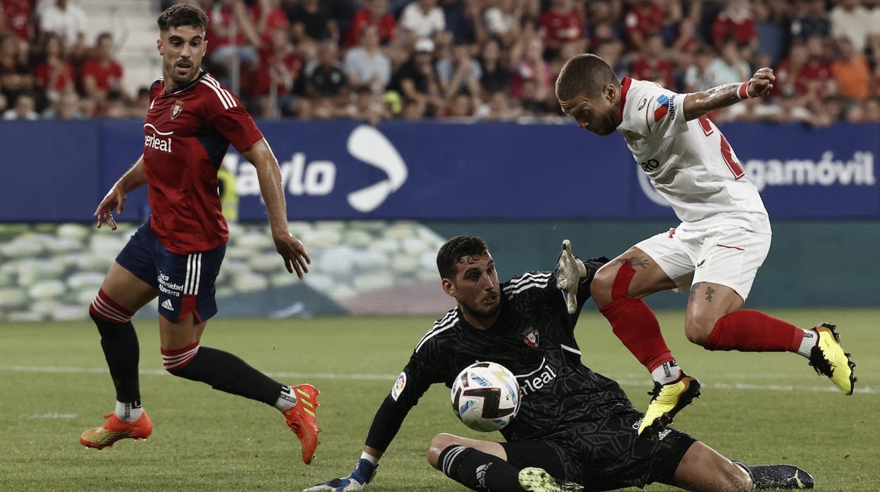 Papu Gómez, durante el Osasuna - Sevilla de la pasada temporada