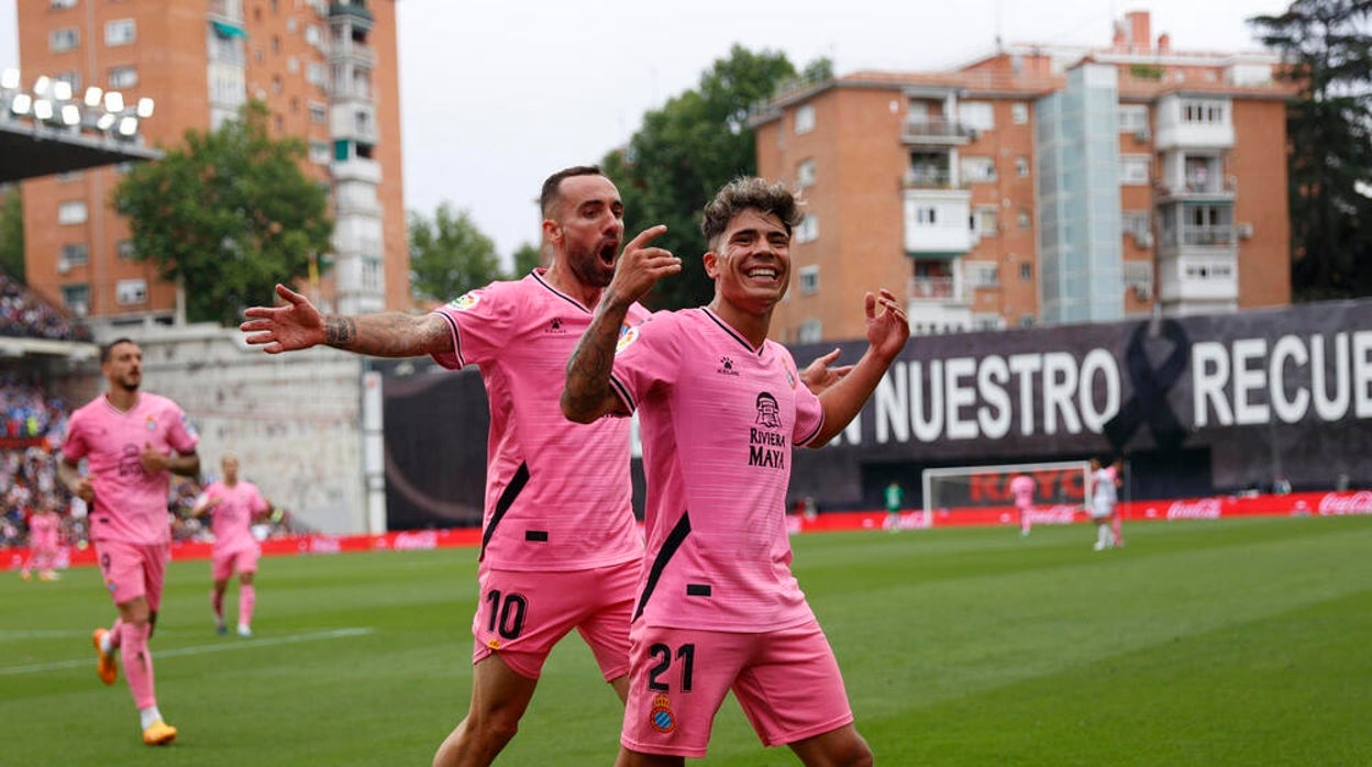 Nico Melamed y Sergi Darder celebran un gol del Espanyol la pasada temporada