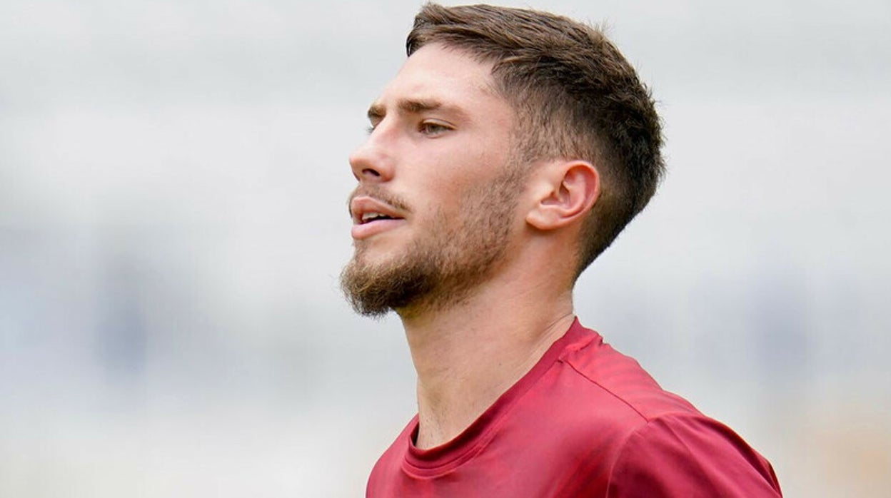 José Ángel Carmona, en un entrenamiento con el Sevilla FC