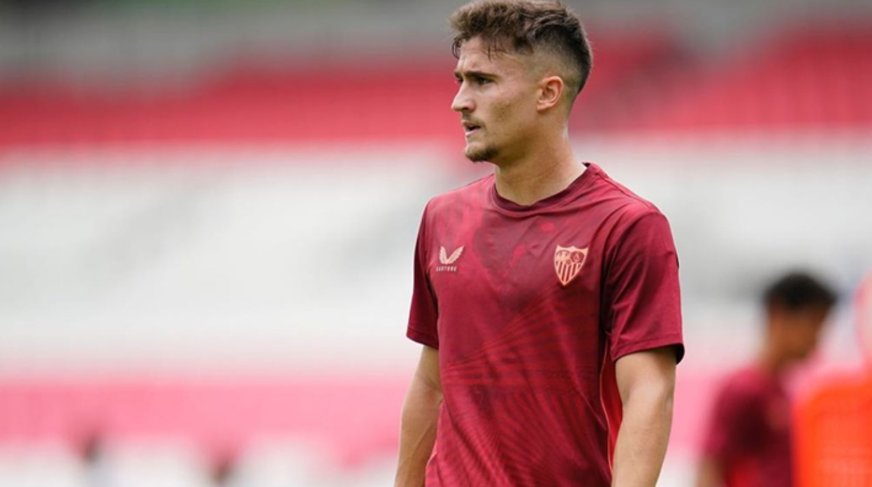 Iván Romero, durante un entrenamiento con el primer equipo