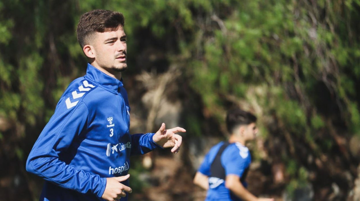 Kike Salas entrenándose con el Tenerife