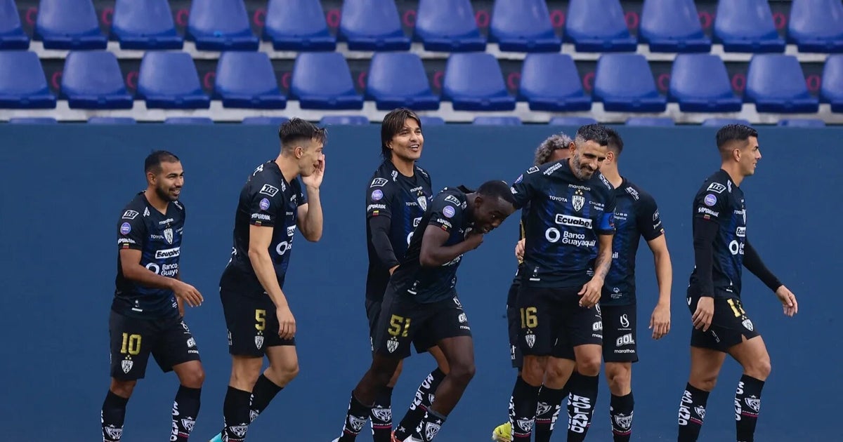 Integrantes de la plantilla de Independiente del Valle celebrando un gol