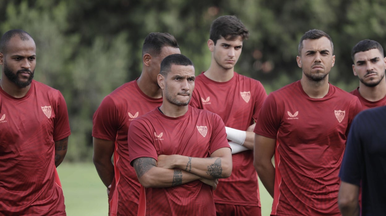 Rony Lopes, junto a varios compañeros en Montecastillo