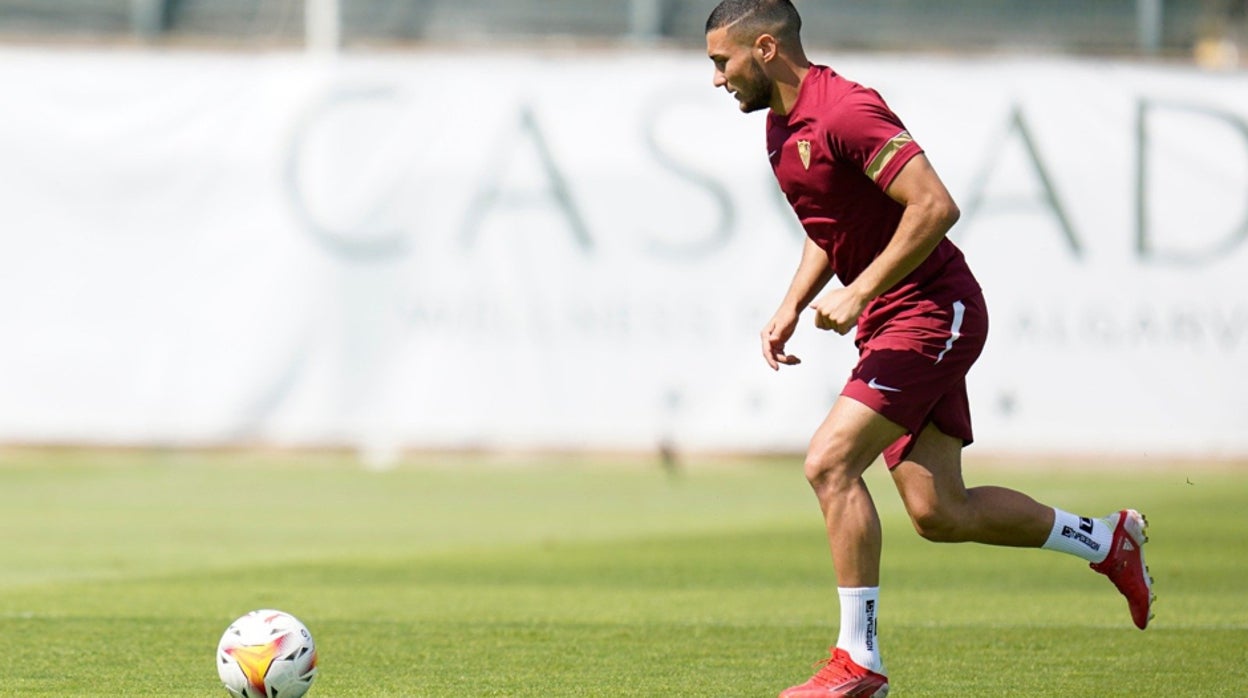 Óscar Rodríguez en un entrenamiento con el Sevilla FC esta pretemporada