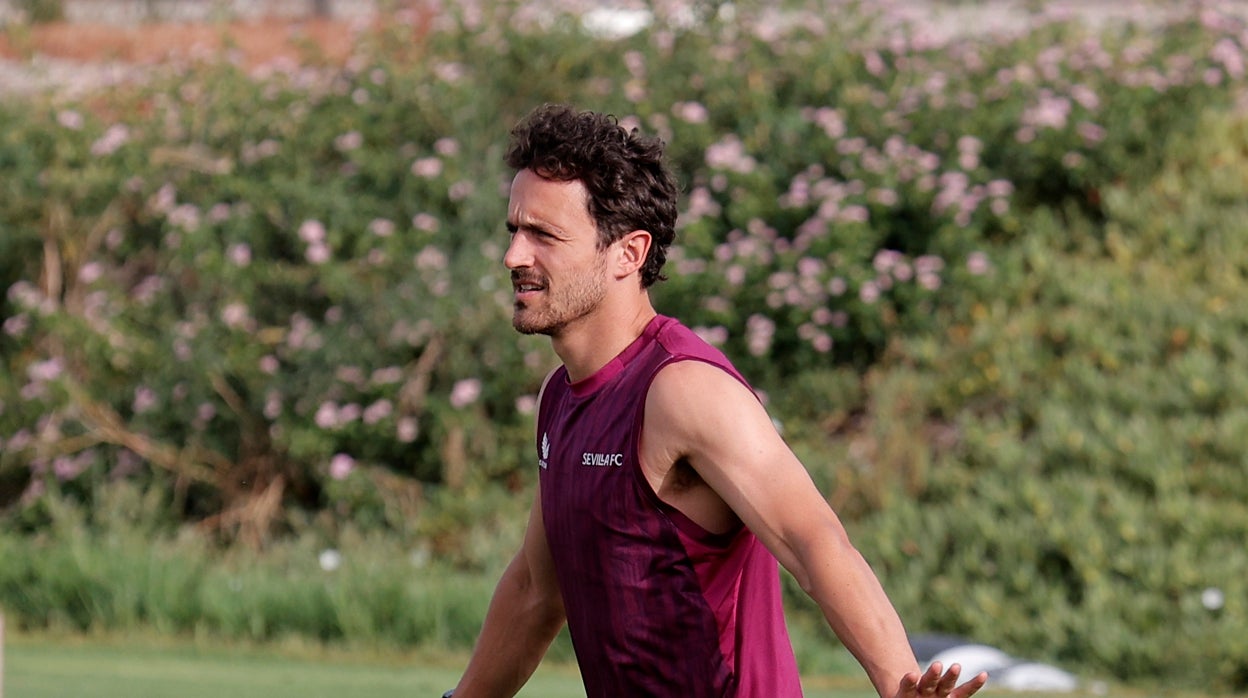 Delaney, en un entrenamiento reciente con el Sevilla