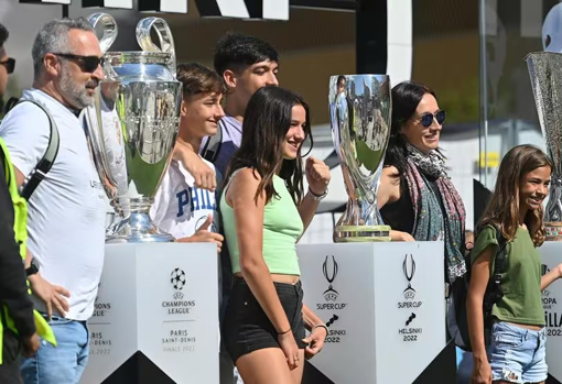 Guía de Atenas para los aficionados del Sevilla para la final de la Supercopa 2023 Manchester City - Sevilla: qué ver y hacer, dónde cómer, dónde dormir, cómo ir al estadio, transporte público y recomendaciones