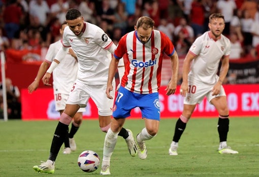 En-Nesyri durante el duelo ante el Girona