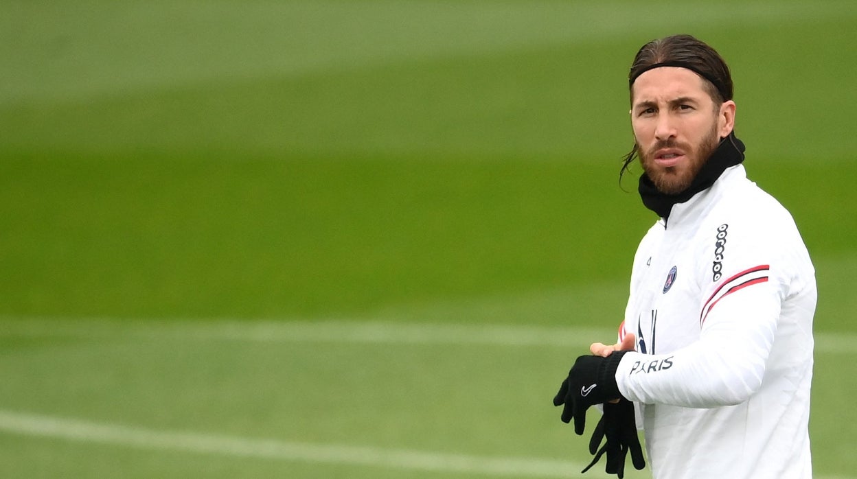 Sergio Ramos, en un entrenamiento con el PSG