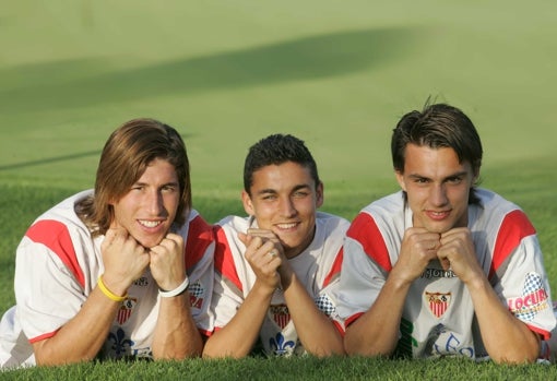 Sergio Ramos, Jesús Navas y Prieto, en la concentración del Sevilla en Cartaya en 2005
