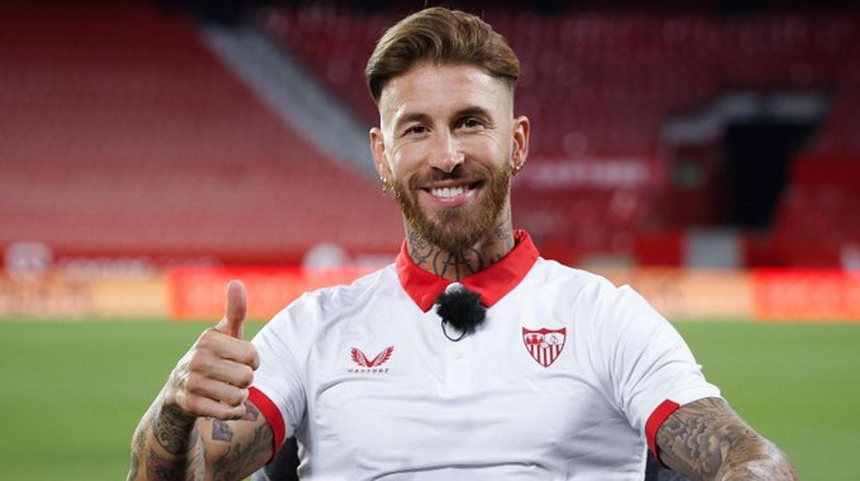 Sergio Ramos, en una entrevista en el estadio Ramón Sánchez-Pizjuán