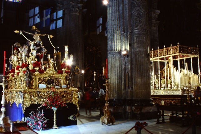 Las Grandes Exposiciones Cofrades en Sevilla: Recordando ‘Los Esplendores de Sevilla’ de 1992