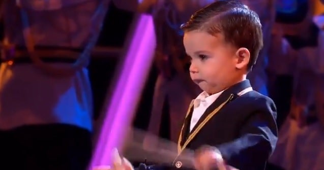 Hugo Molina vuelve a revolucionar las redes sociales con su deslumbrante actuación en «Got Talent»