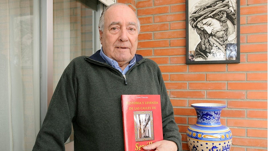 Muere Jaime Passolas, divulgador de la historia de la  ciudad y colaborador de la revista Pasión en Sevilla
