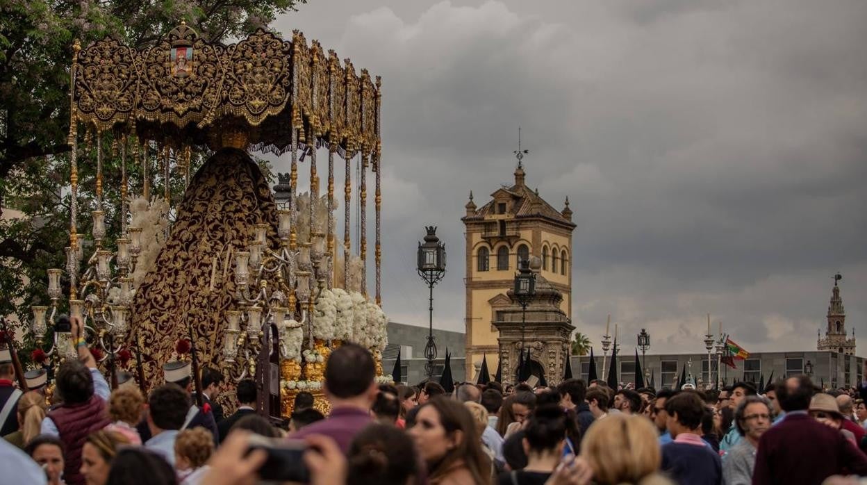 La Virgen del Refugio, por el puente de San Bernardo