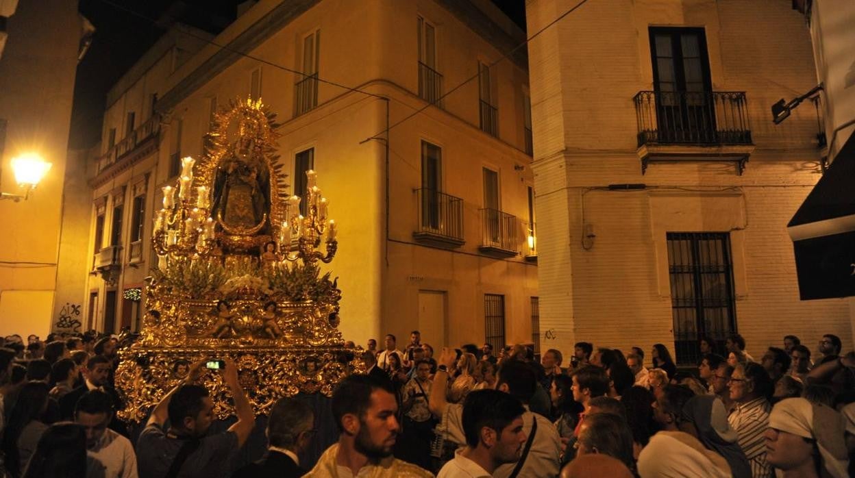 La Virgen de la Luz, en su salida de 2017, la última que ha realizado