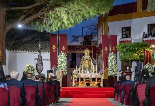 La Soledad de Alcalá del Río en la misa de acción de gracias de la coronación