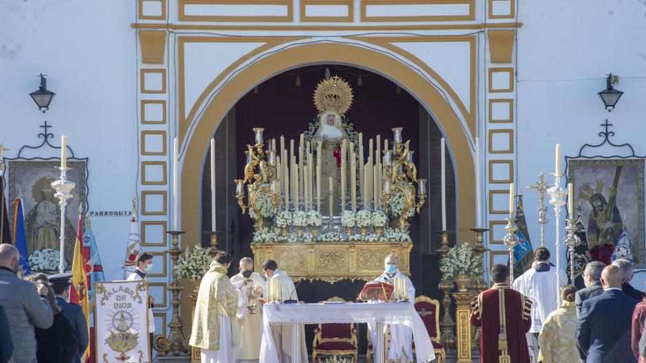 La Virgen de Loreto preside en Tablada el centenario de su patronazgo