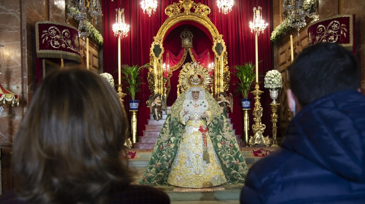 La Macarena en el besamanos