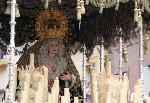 La Estrella en 2010 durante la procesión extraordinaria por el 450 aniversario de la hermandad