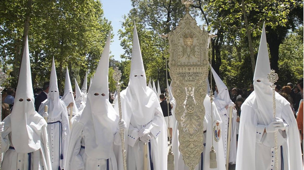 Cortejo de nazarenos de La Paz