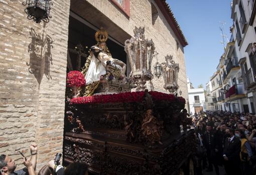 El Cristo de la Providencia y la Virgen de los Dolores de los Servitas el Sábado Santo