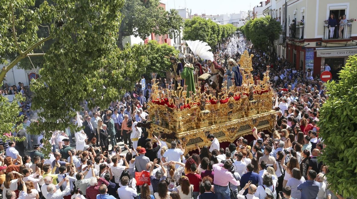 Paso de misterio de la hermandad de San Gonzalo