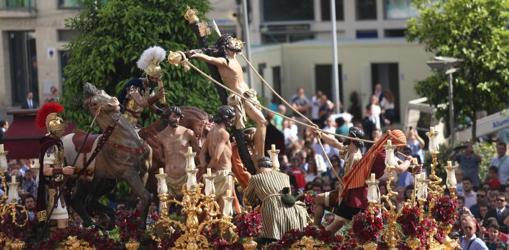 Horarios e itinerarios del Jueves Santo de la Semana Santa de Sevilla 2022