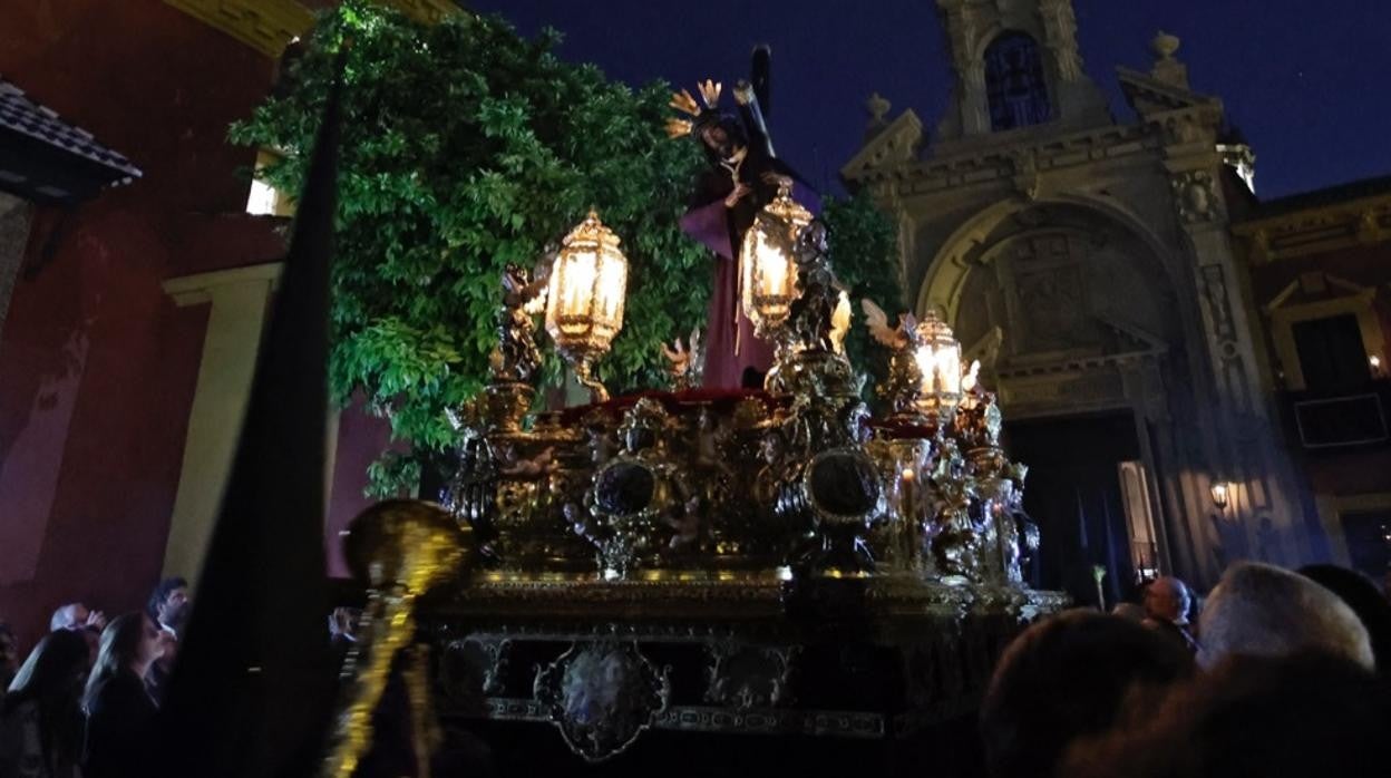 Las galerías de fotos de la Madrugada de la Semana Santa de Sevilla 2022