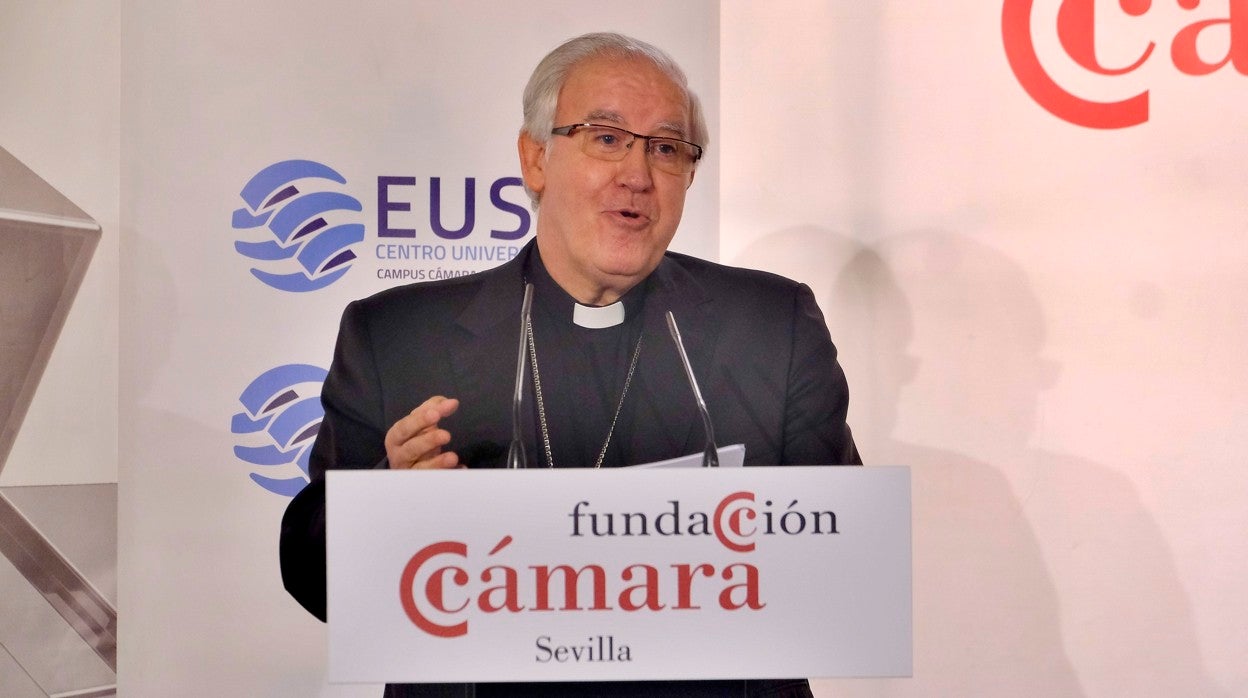 El arzobispo de Sevilla, monseñor José Ángel Saiz Meneses