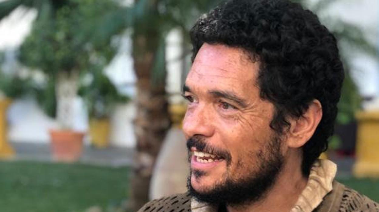 Pablo Molinero, Mateo en «La Peste», durante la visita de los medios al rodaje