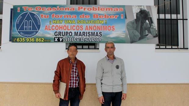 Baldomero y otro miembro del grupo palaciego «Marismas», de Alcohólicos Anónimos