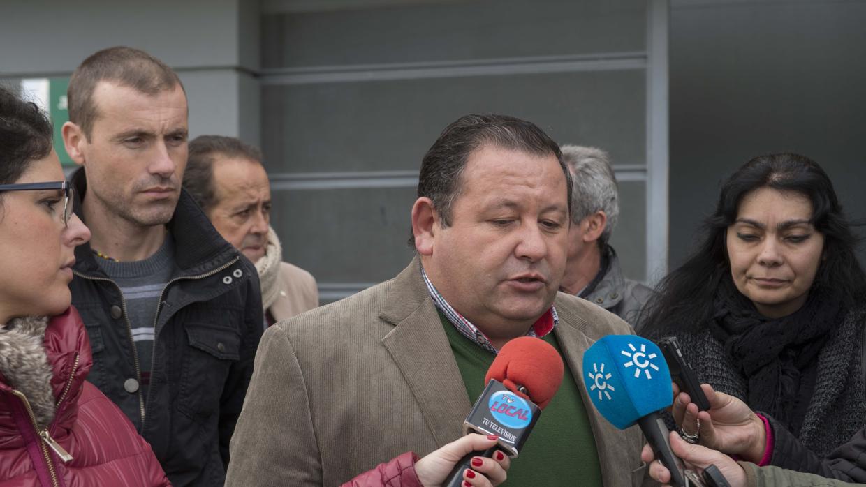 La dirección de IU pide al alcalde de La Roda que «recapacite» y deje su sillón en la Diputación