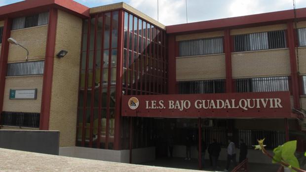 La mayoría de la directiva del instituto Bajo Guadalquivir de Lebrija no acude al trabajo