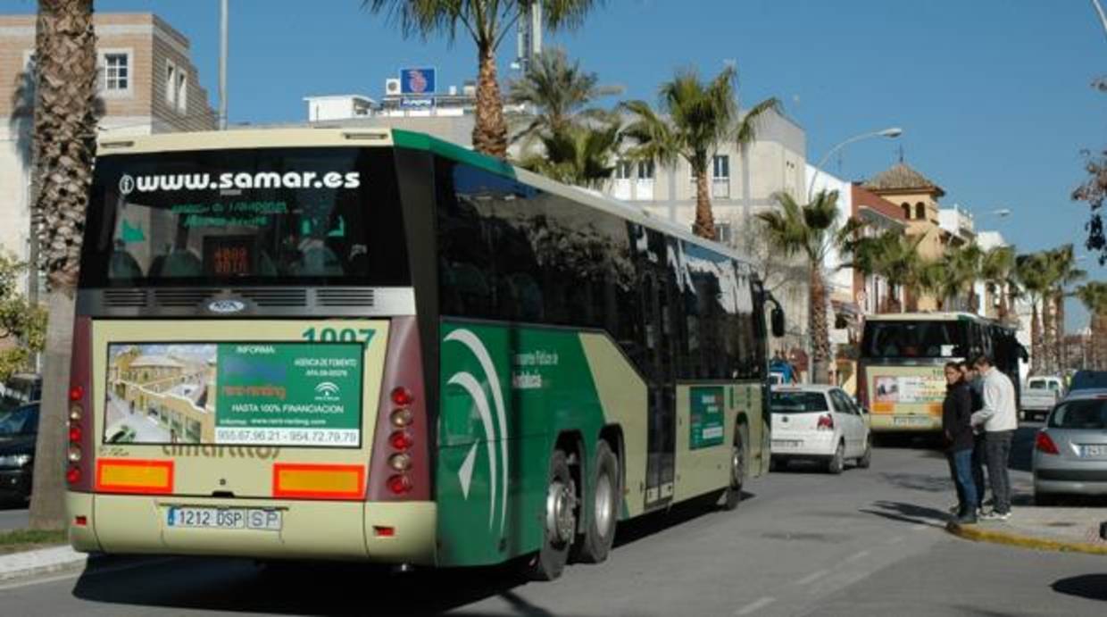 El alcalde pide que se adjudique ya el contrato de la línea de autobuses Sevilla-Los Palacios