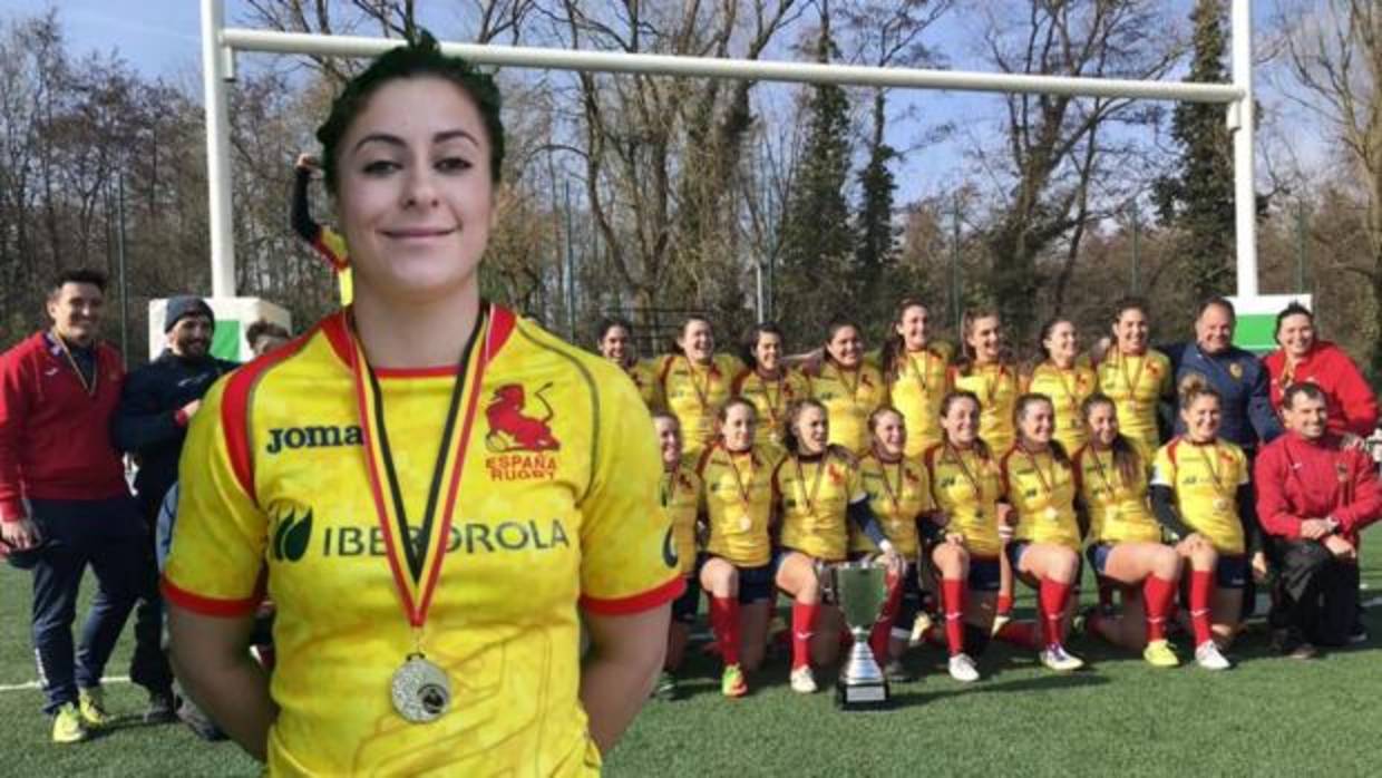 Marta Carmona lleva 5 años jugando al rugby, juega en el Crat A Coruña y es componente de la selección española