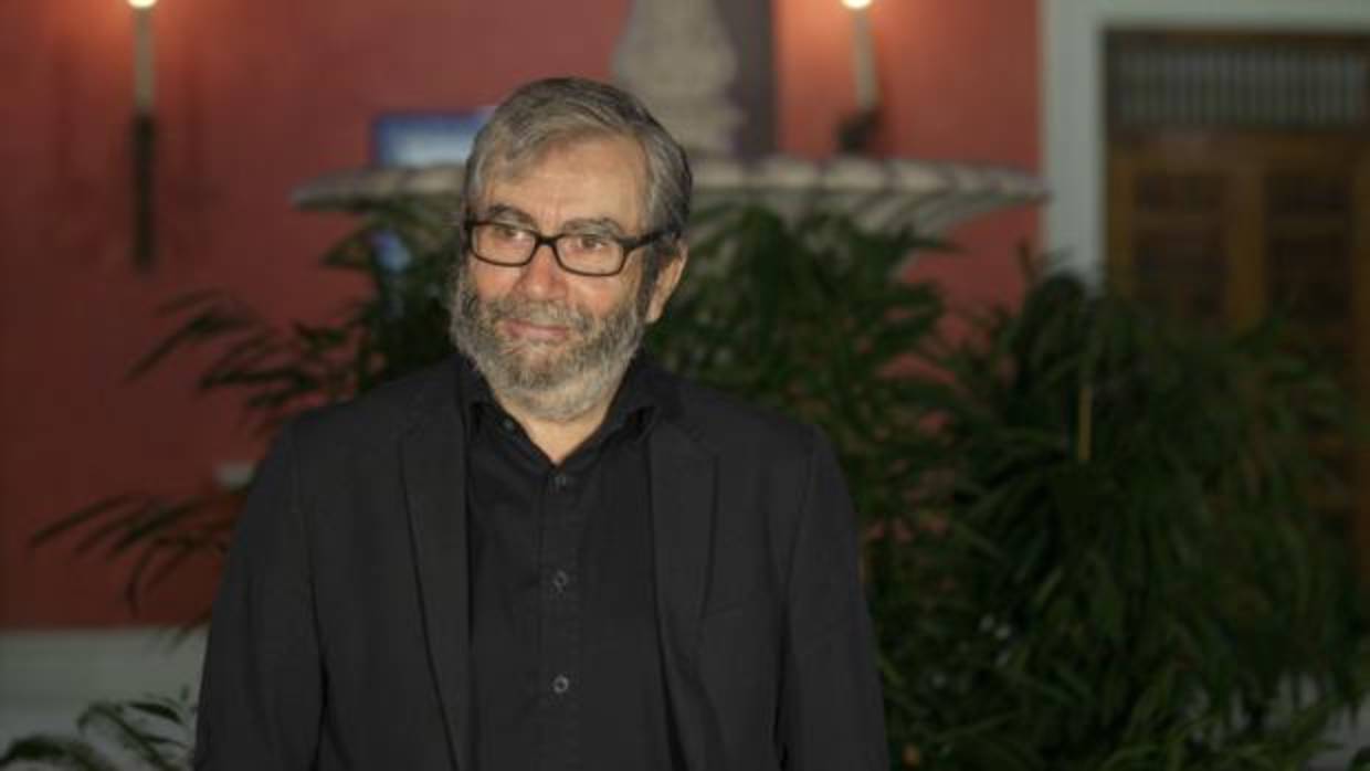 Antonio Muñoz Molina pronuncia este miércoles la conferencia inaugural de la Feria del Libro de Tomares