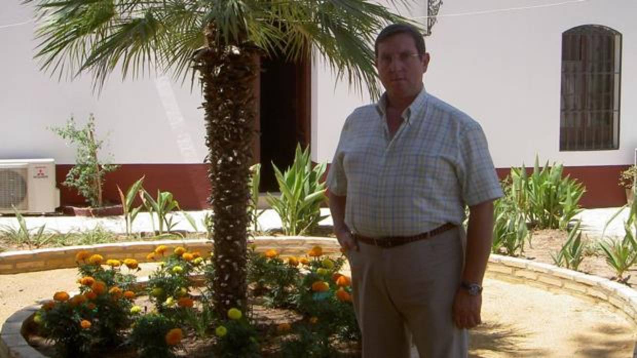 El presidente del PP en Espartinas, Domingo Salado