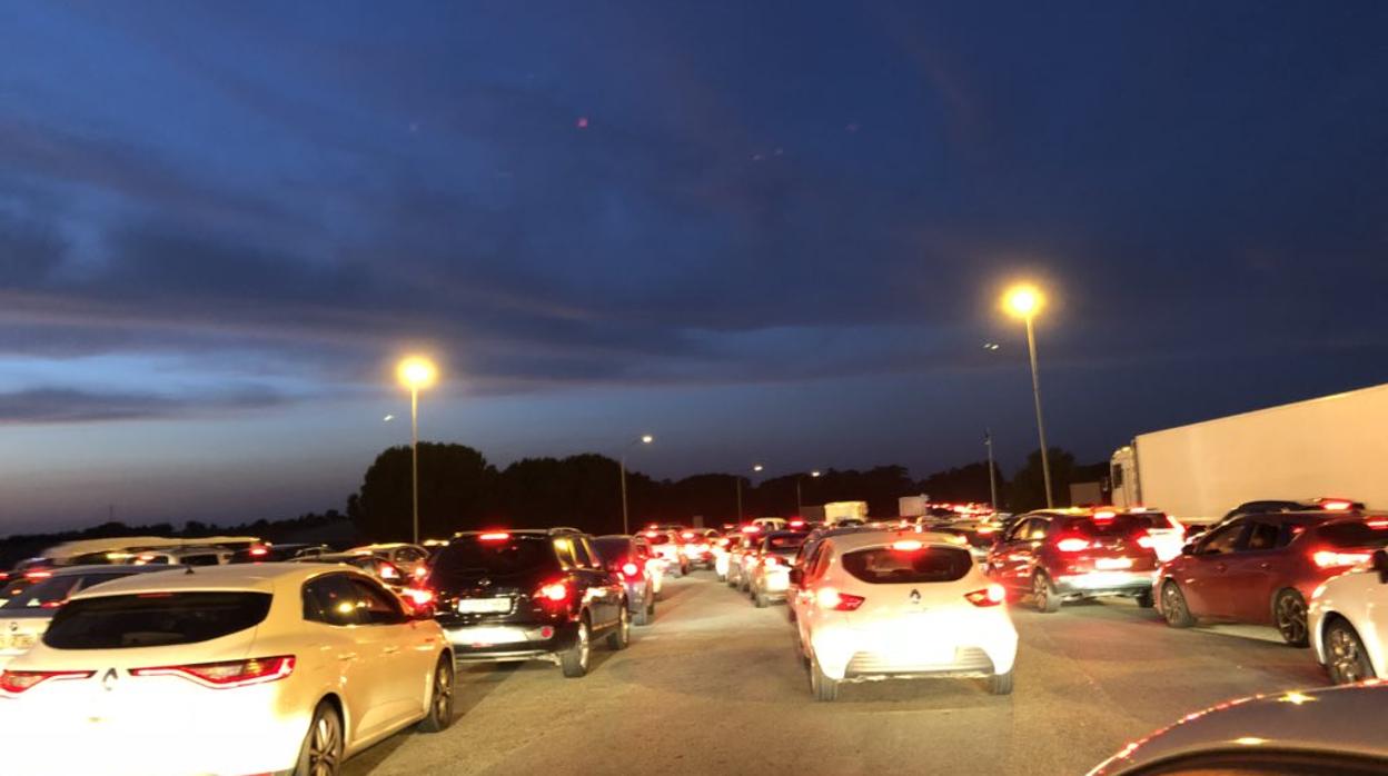 Retenciones en la autopista de Cádiz