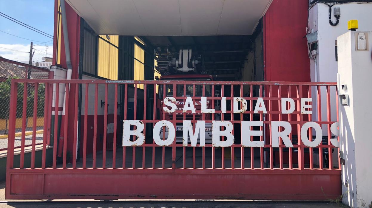 Entrada del actual parque de bomberos de Dos Hermanas