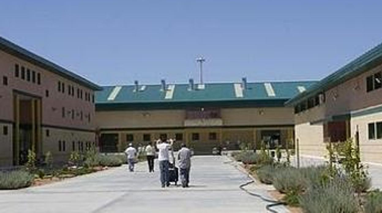 Interior de la prisión de Morón de la Frontera