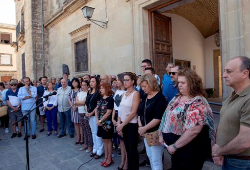 Concentración en repulsa del asesinato en Úbeda