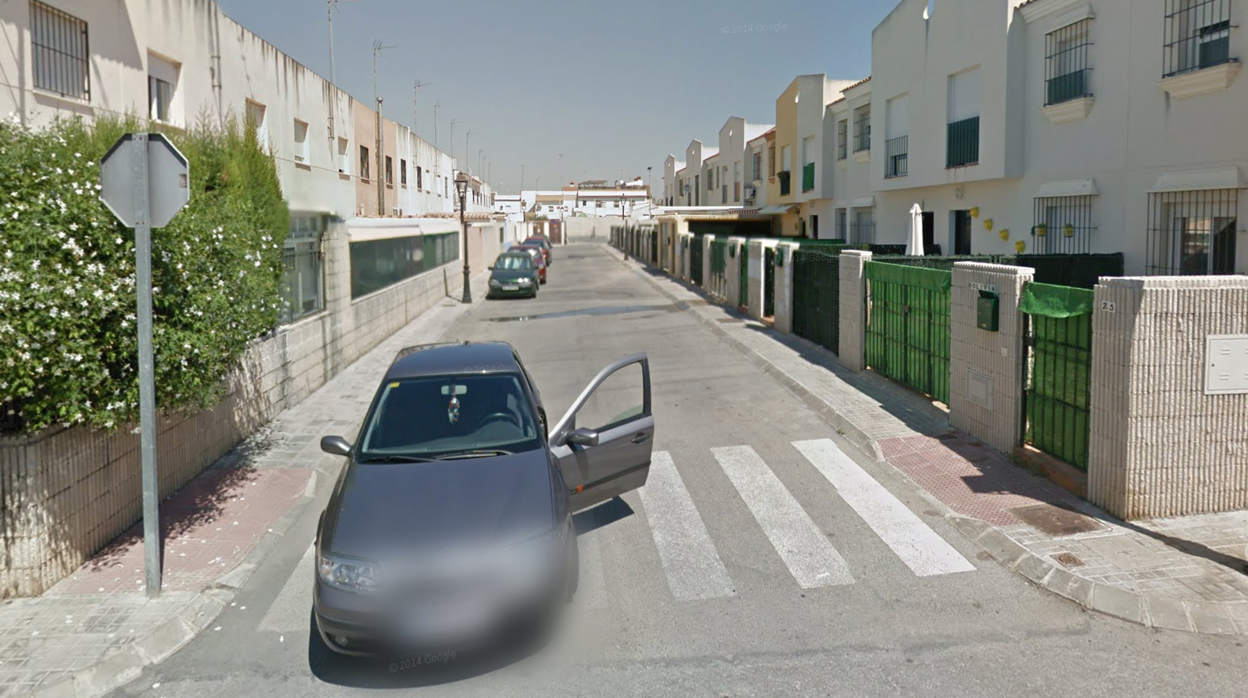 Una decena de casas en una misma barriada han sido ocupadas por el mismo individuo