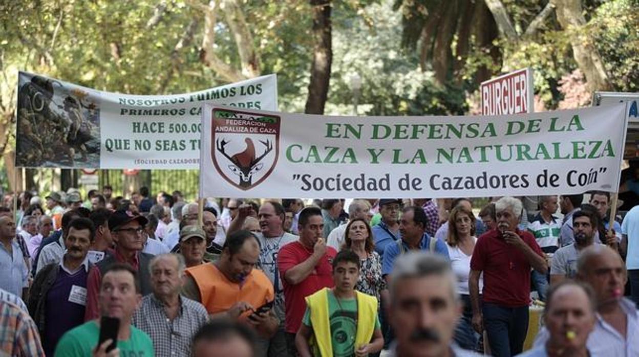 Imagen de archivo de una manifestación de cazadores en defensa de su actividad