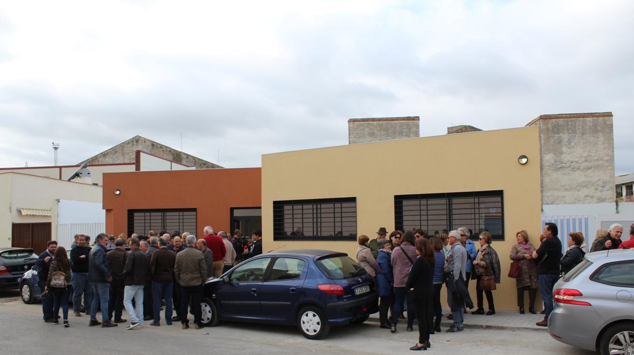 El nuevo centro educativo para el Aula de la Experiencia se encuentra en la barriada utrerana de Olivareros