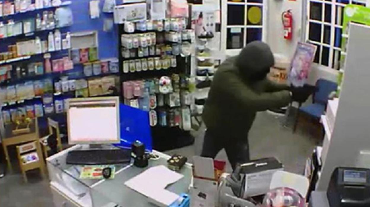 La Guardia Civil ha detenido al ladrón que intentó robar en una farmacia de Brenes