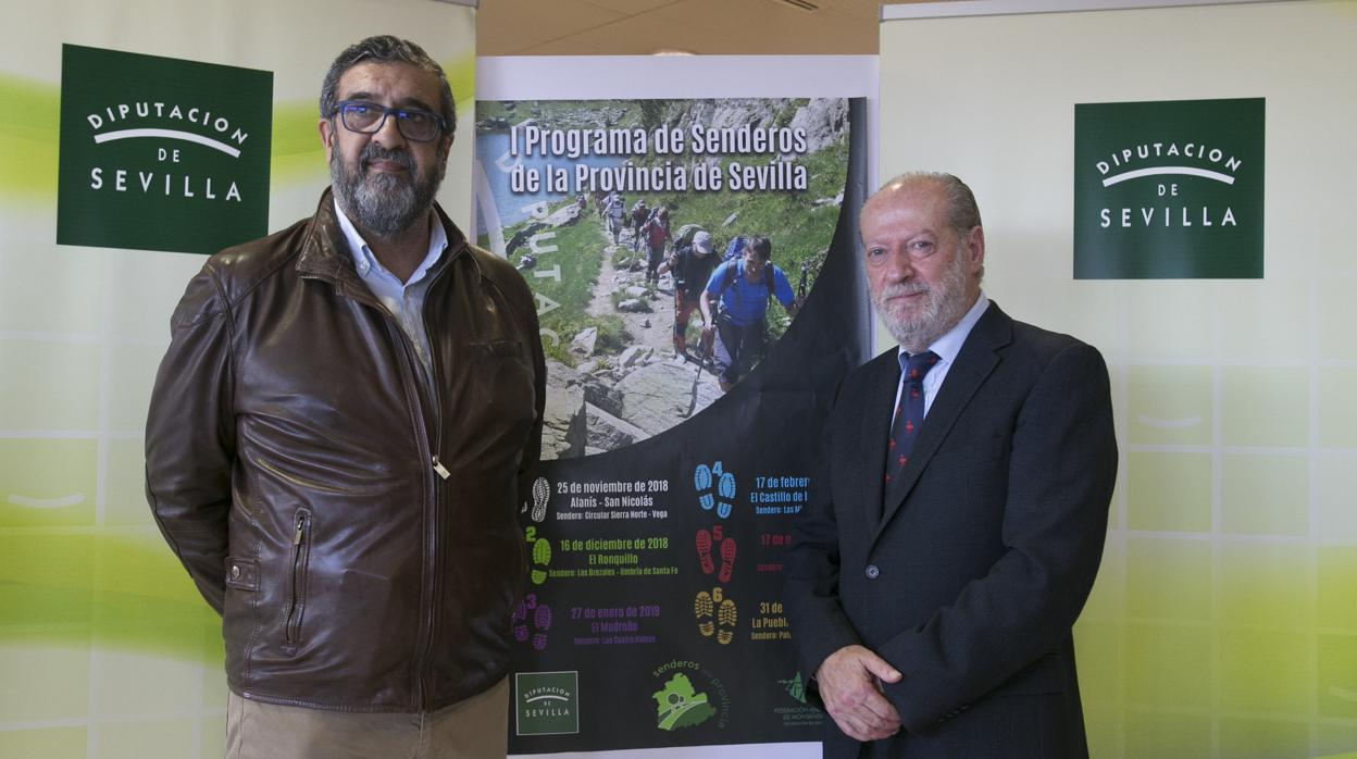 El vicepresidente de la Federación Andaluza de Montañismo, Manuel Yanes, junto al presidente de la Diputación, Fernando Rodríguez Villalobos
